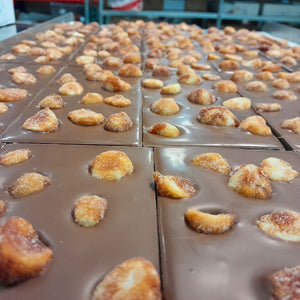 Honey Roasted Macadamias and Milk Chocolate Block 125g