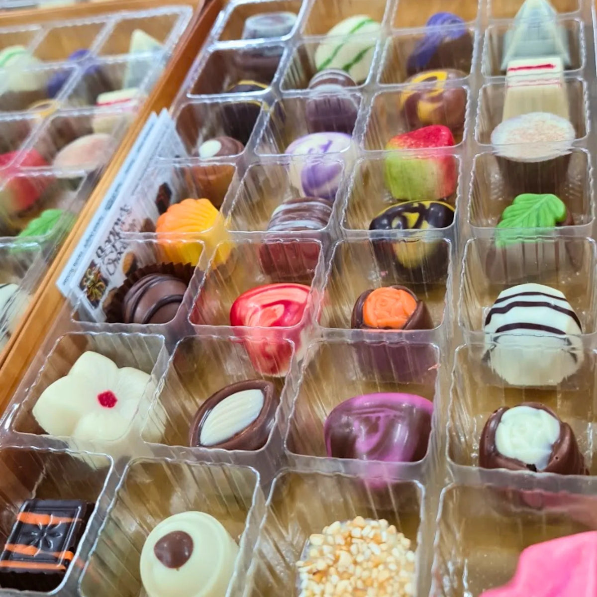 Poppy's Chocolate Gift Box 28 Gourmet Chocolates