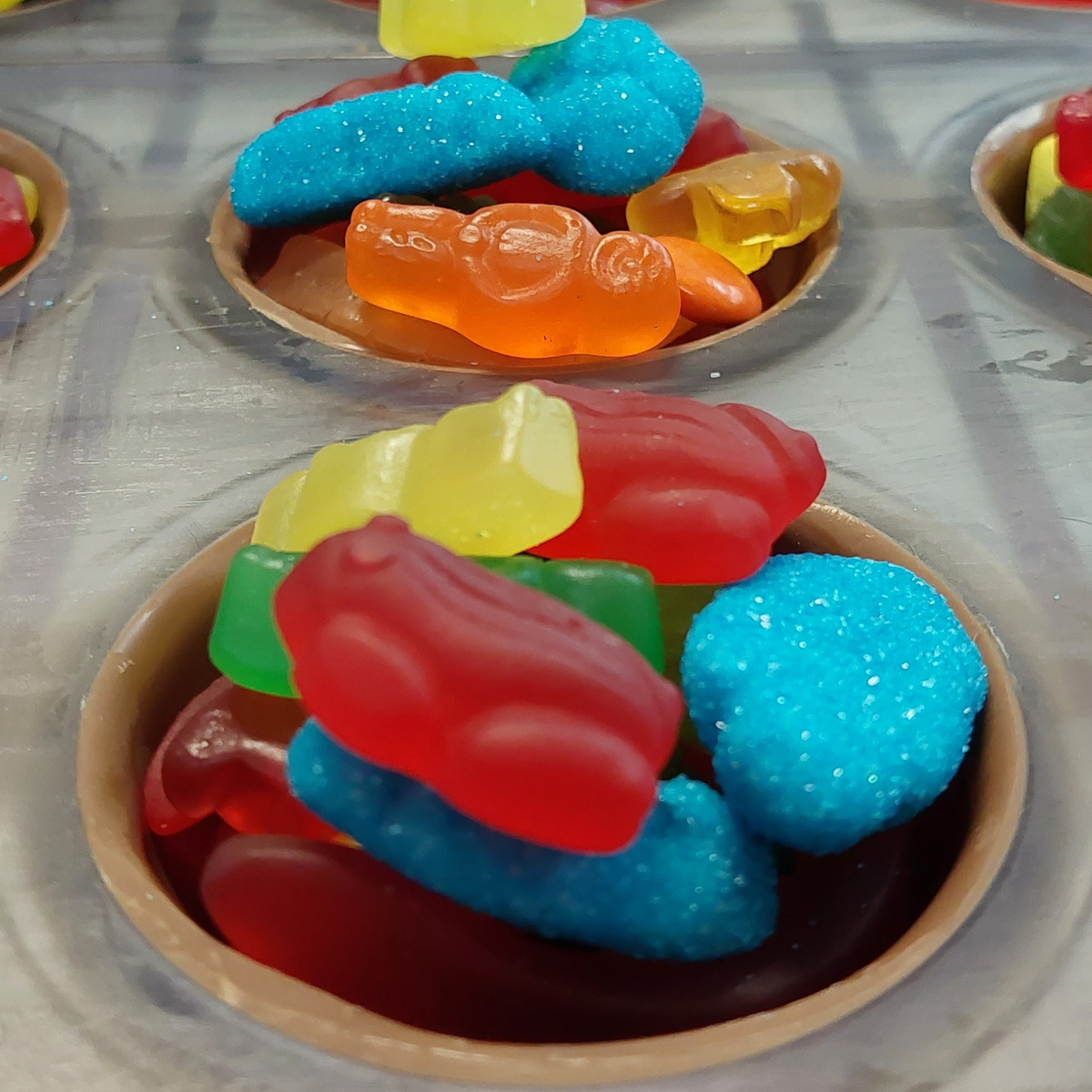 Poppy's Chocolate Smash Bauble Filled With Lollies