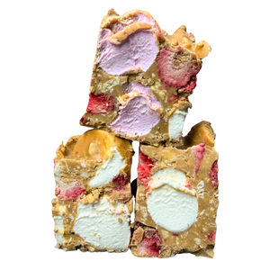 Rocky Road Strawberries and Almonds Caramel Chocolate 125g